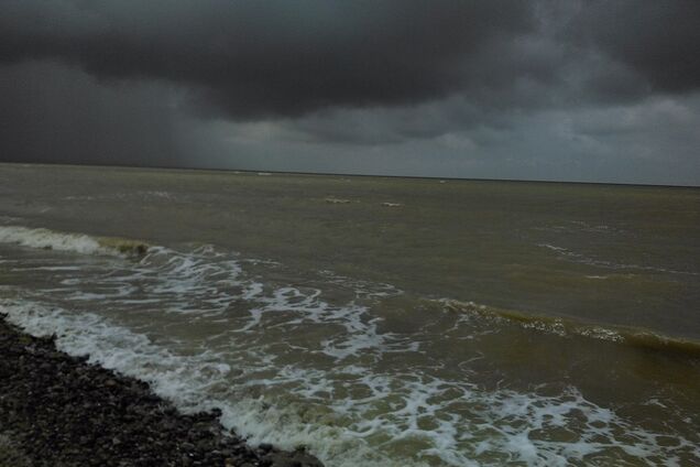 Курорти заллє: з'явився свіжий прогноз погоди по Україні