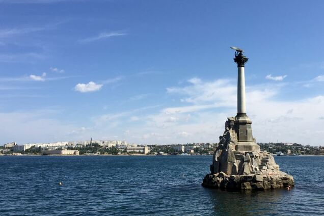 Миллион туристов?  РосСМИ попались на лжи о курортном сезоне в Крыму