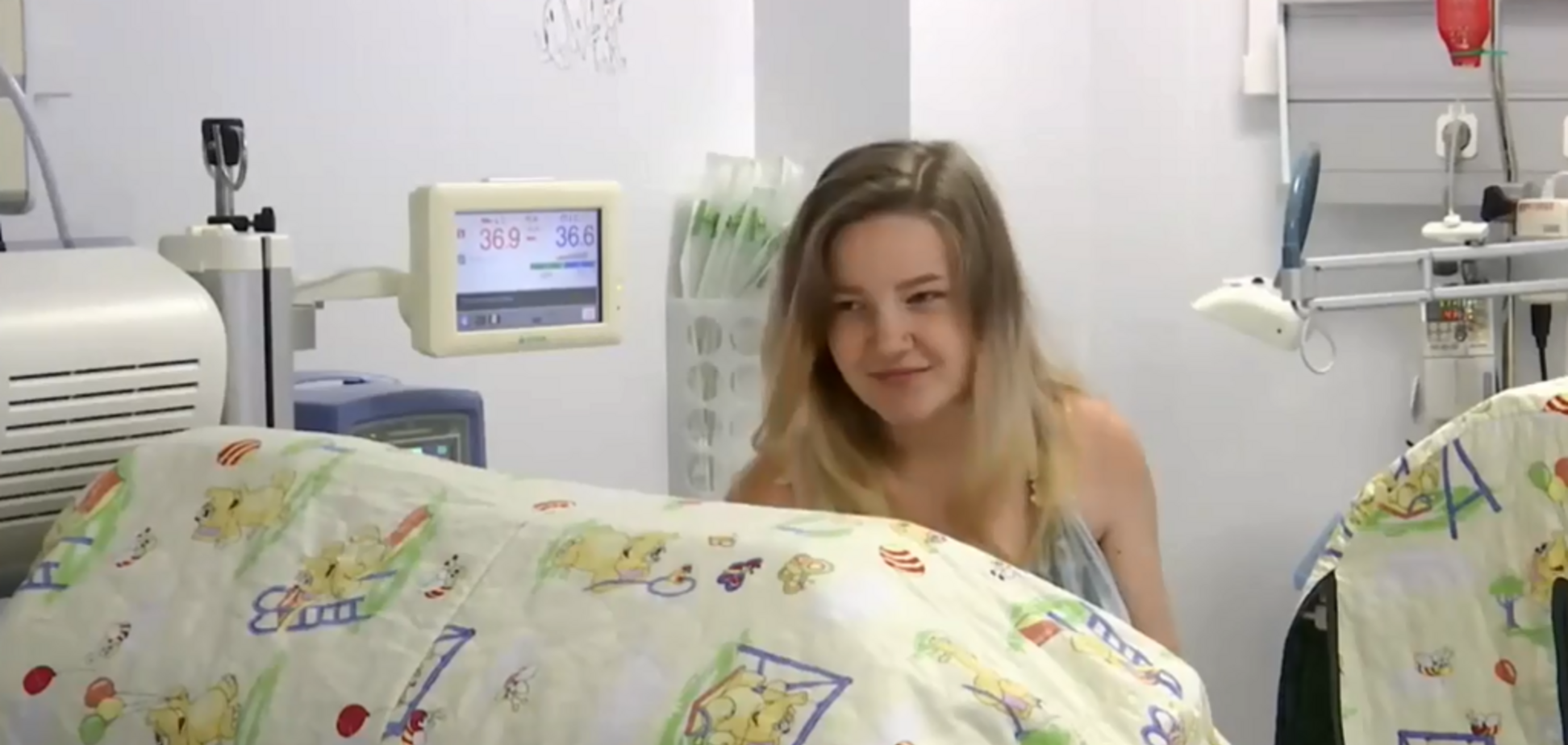 'Поместилась на ладошке': в Днепре 17-летняя родила крошечную тройню