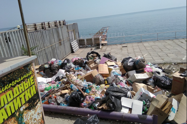 Утопает в грязи: в сети показали, во что оккупанты превратили Крым