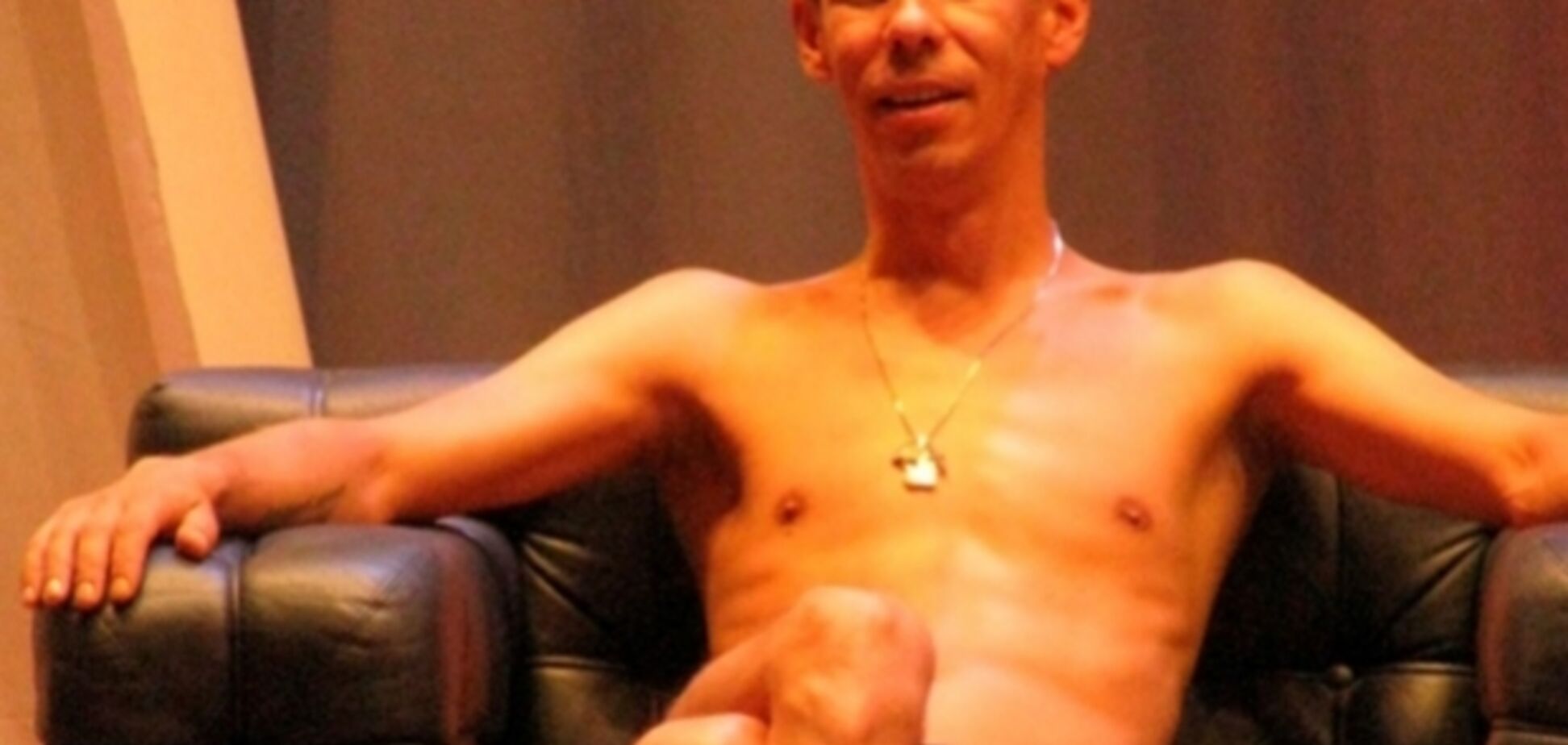 Улюблений актор Путіна вразив мережу голим фото з Криму