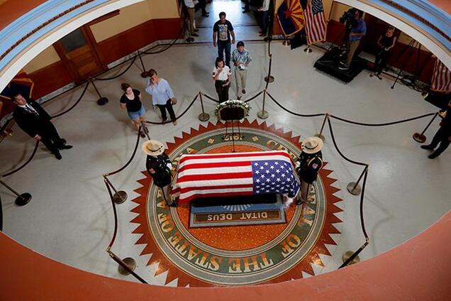 Сегодня мир прощается с великим человеком