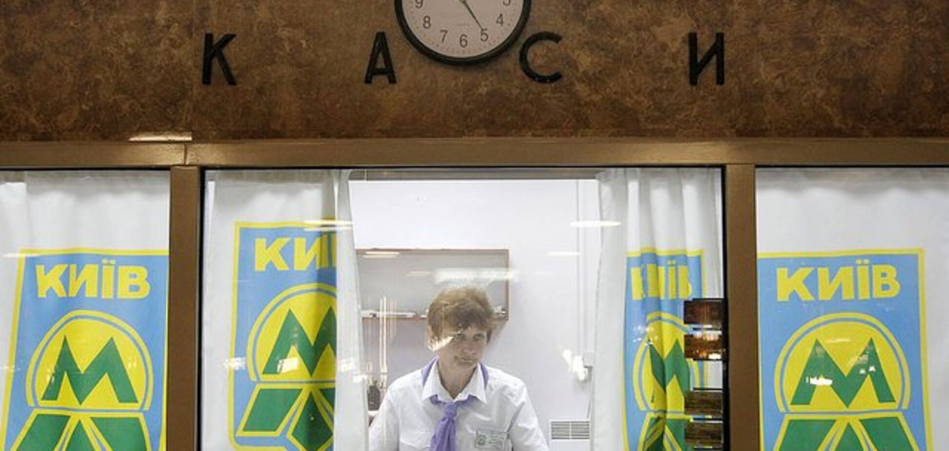 По жетону в одни руки: в метро Киева объяснили вынужденную меру