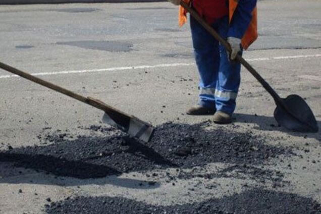 ''Гарантий нет'': в ''Укравтодоре'' назвали причину плохих дорог