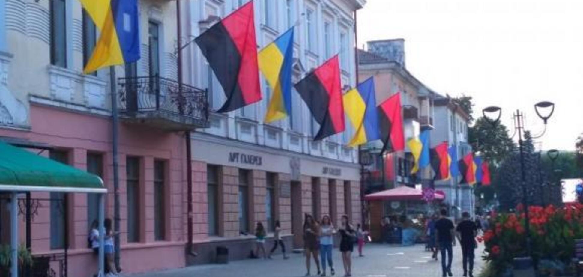 'Почему прапор УПА?' Россиянин восхитился украинским городом