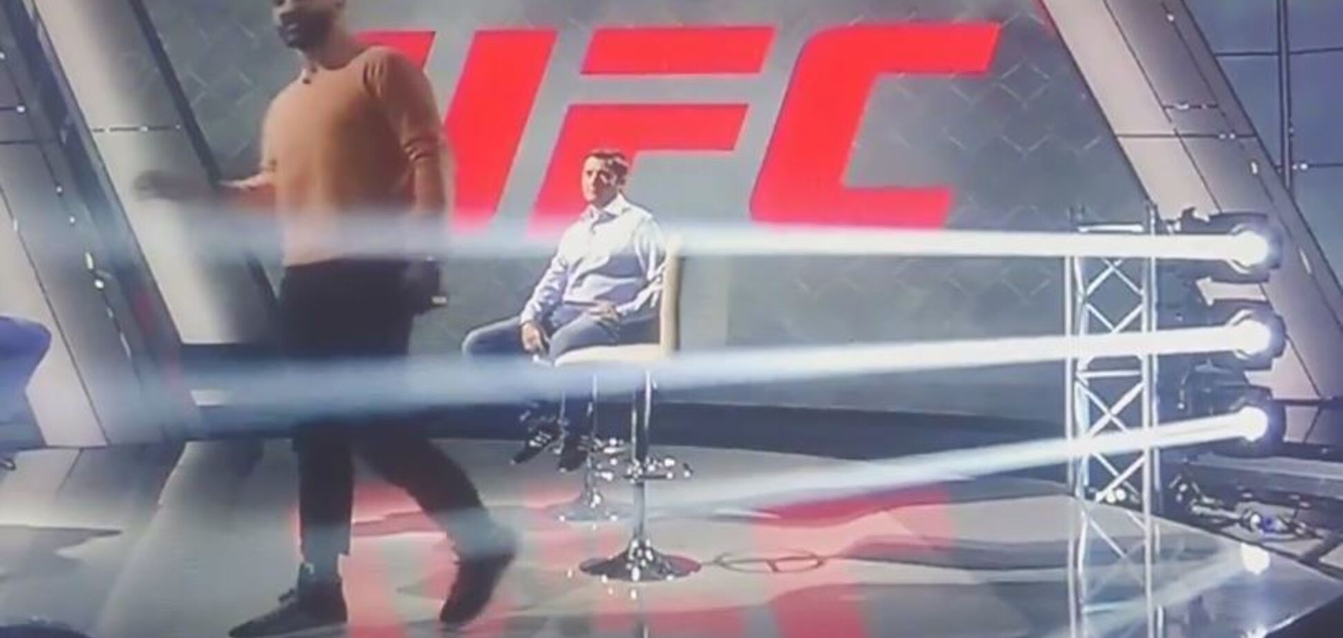 ''Вы россиянин, качайте дальше'': боец UFC из Беларуси устроил демарш в эфире 'Матч ТВ' - видеофакт