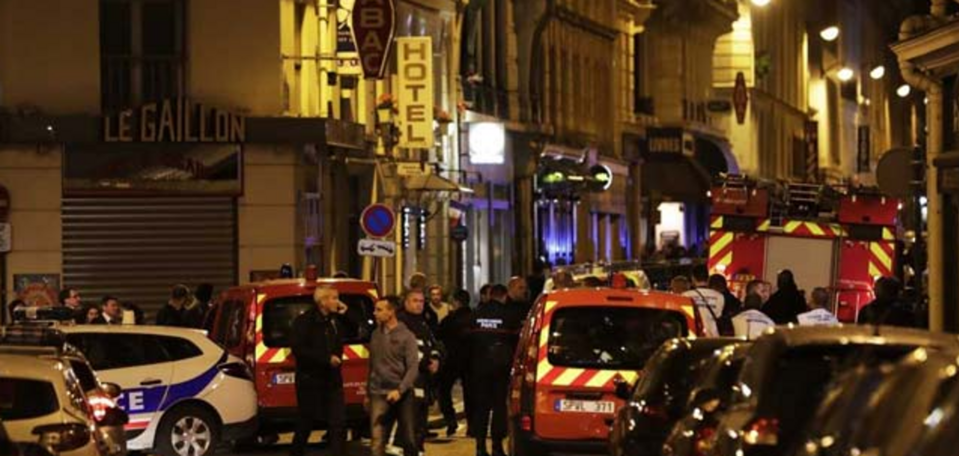 У Парижі влаштували криваву різанину: поранені туристи. Фото і відео з місця НП