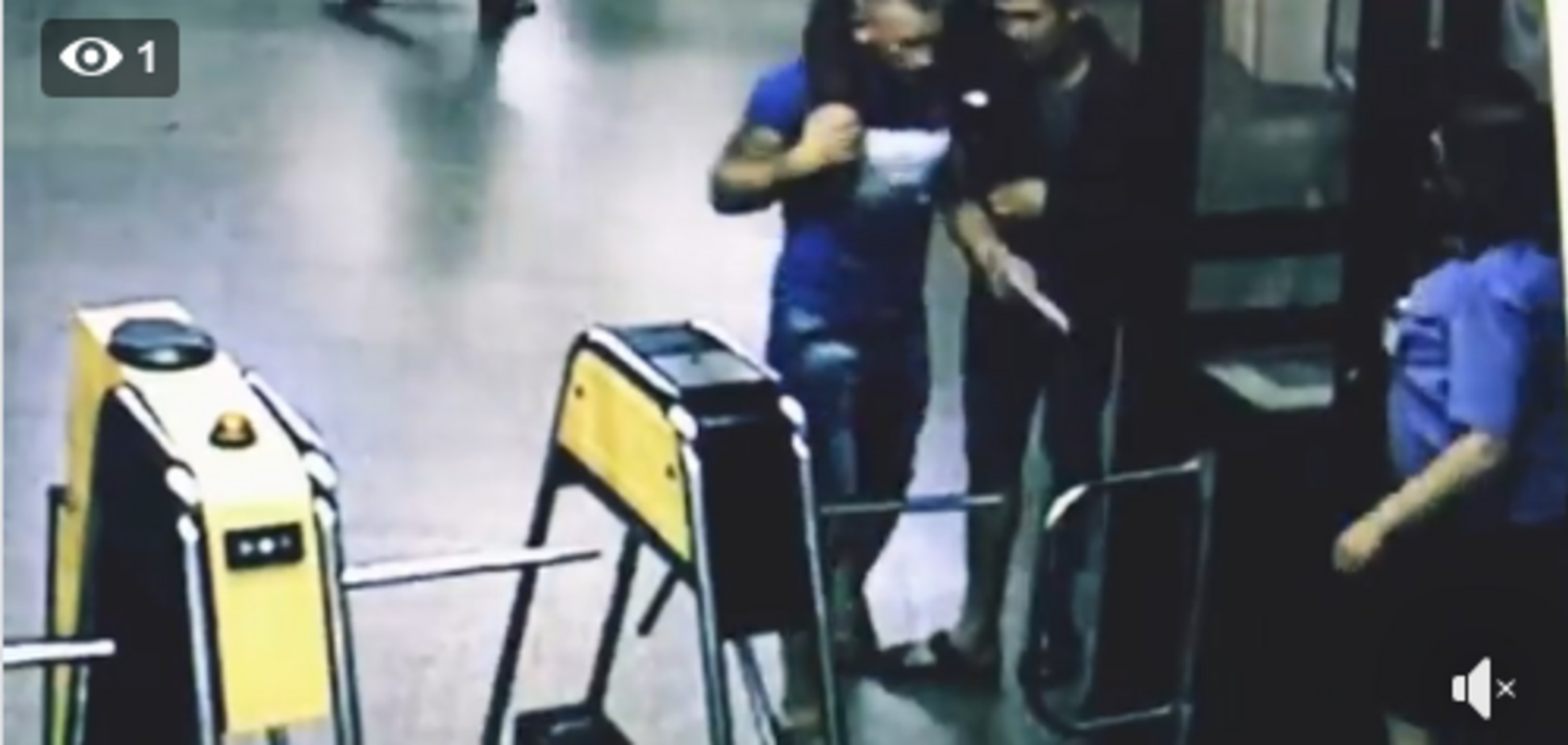 ''Кіно про чоловічу дружбу'': безглуздий інцидент в метро Києва потрапив на відео