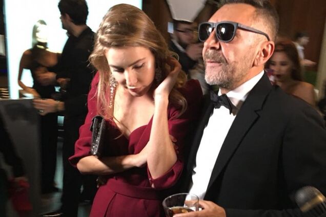 Шнуров после развода впервые показался на публике с новой спутницей: что о ней известно