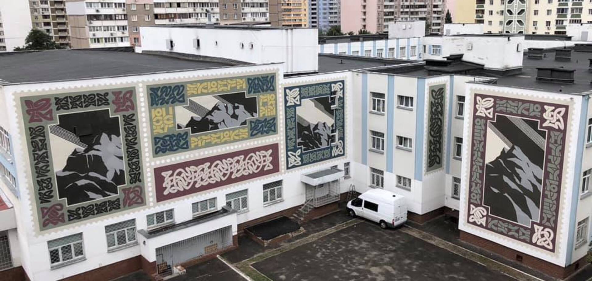 Художники из Исландии нарисовали в Киеве новый мурал