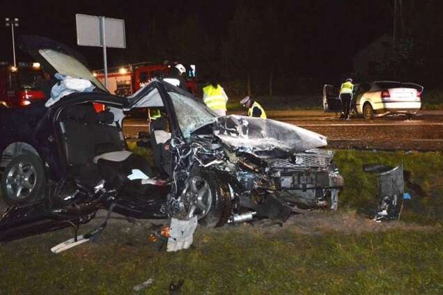 У Польщі зіткнулися два авто з українцями: 1 жертва, 6 поранених