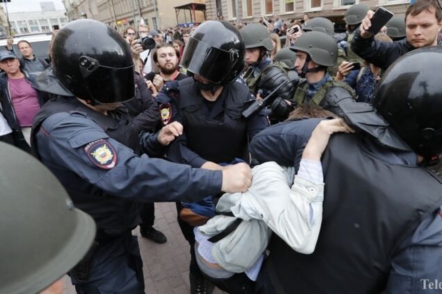 Ситуация в России грозит взрывом при малейшем внешнем толчке