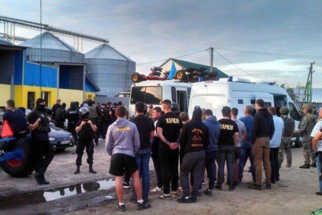 Под Харьковом рейдеры устроили бойню за элеватор: задержаны десятки человек