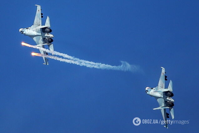 Окупанти по тривозі підняли військові літаки у Криму