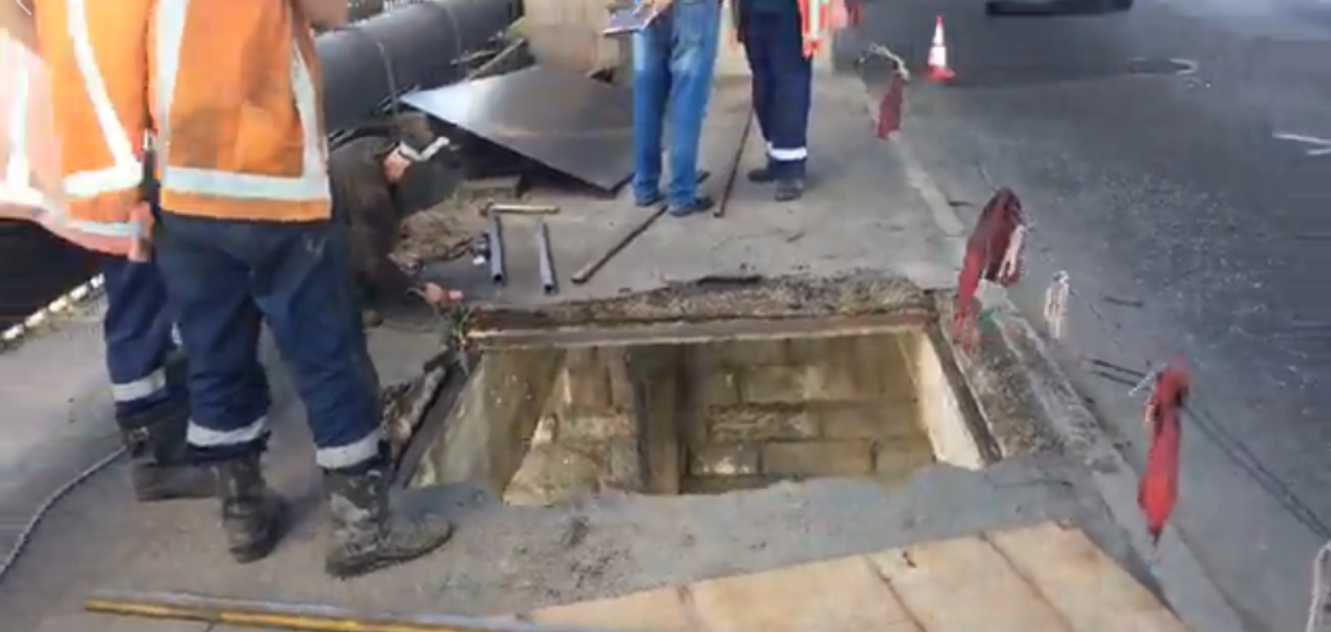 Тоже устал? В Запорожье на мосту произошел обвал