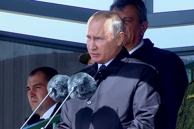 "Будь трижды проклят!" Путин возмутил сеть "миролюбивой" Россией 