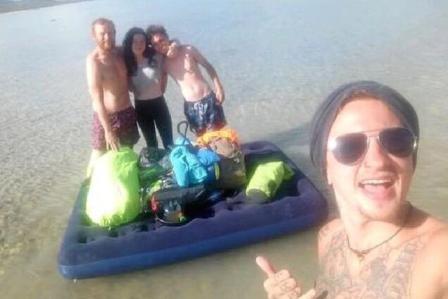"Матрац потонув": в Австралії невезучі туристи потрапили на безлюдний острів