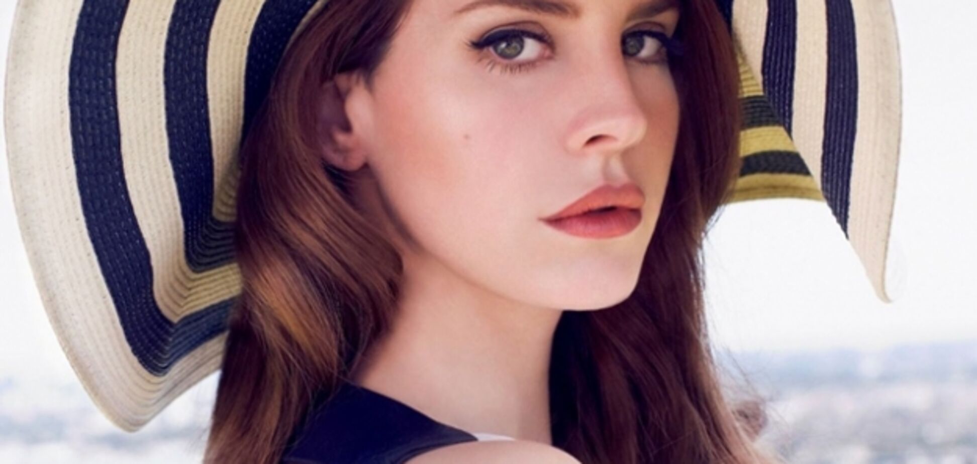 'Хочу, чтобы это играли на моих похоронах': звезда в США выпустила новый клип