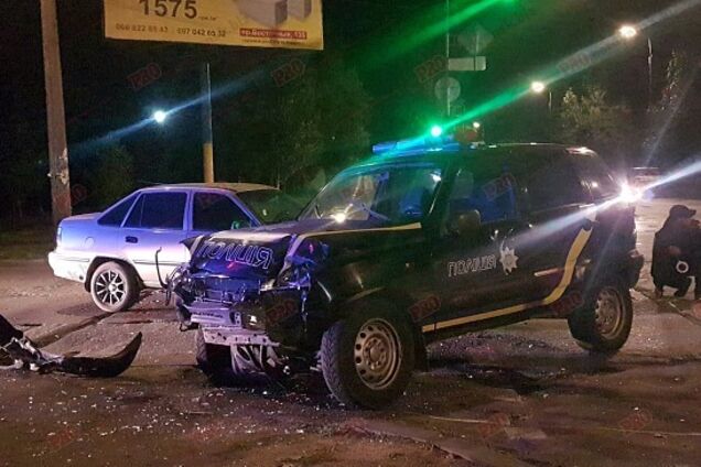 В Бердянске произошло тройное ДТП с участием полицейского автомобиля (ФОТО, ВИДЕО)