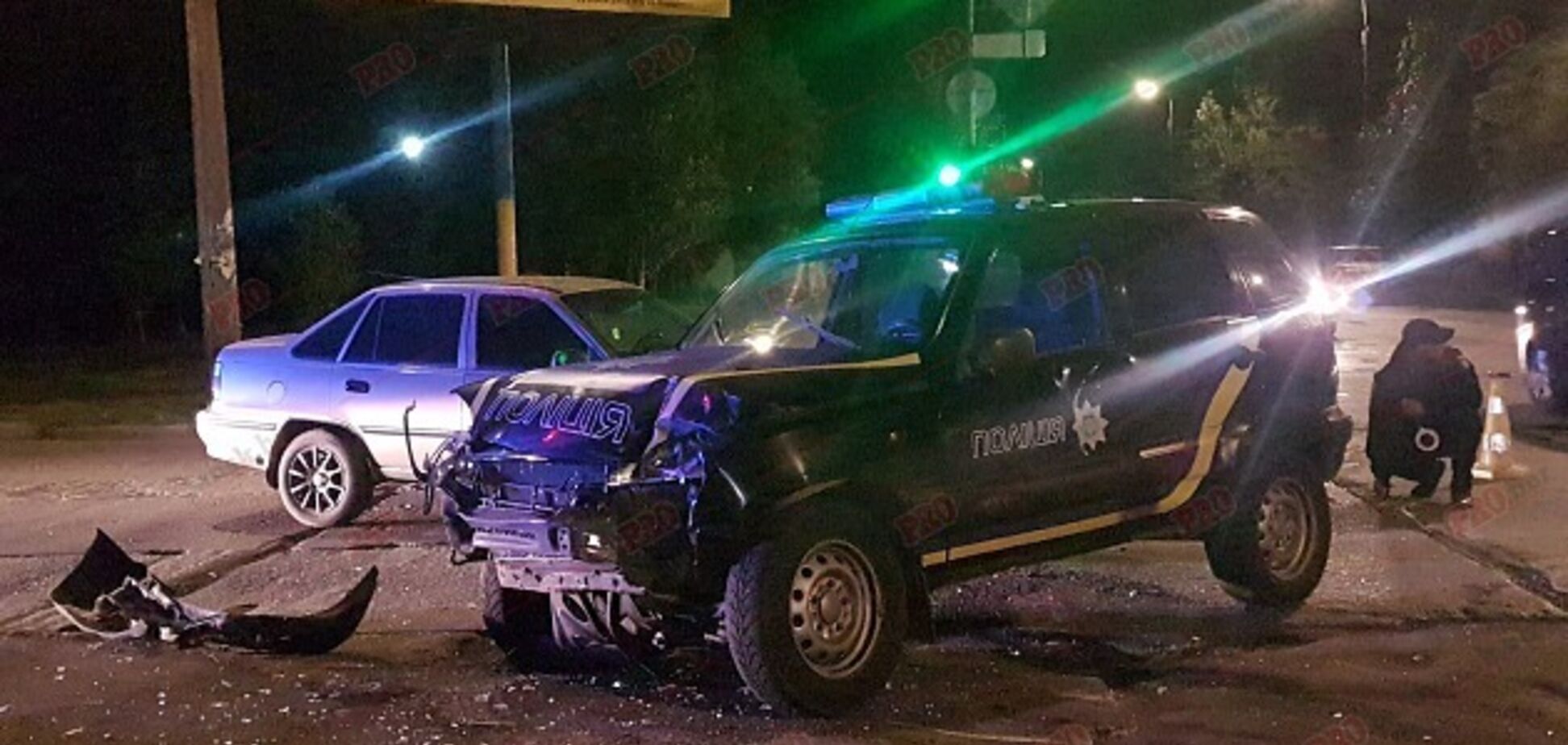 В Бердянске произошло тройное ДТП с участием полицейского автомобиля (ФОТО, ВИДЕО)