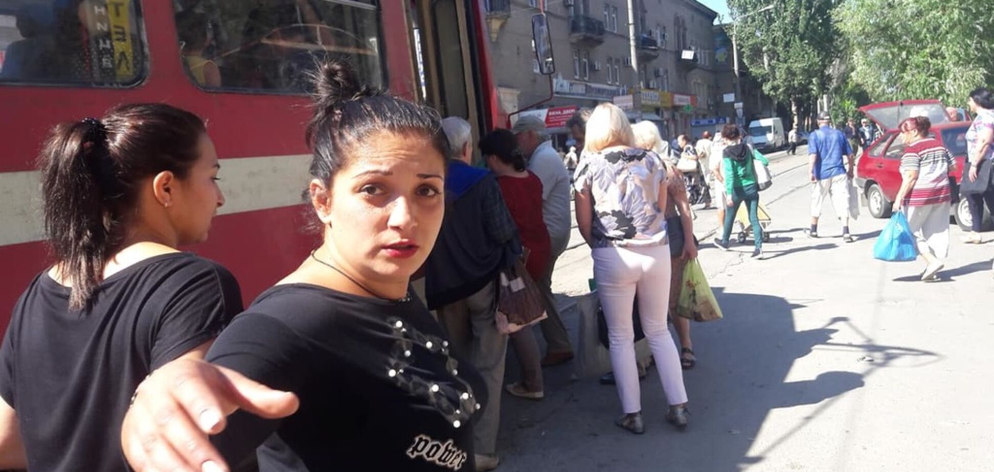 ''Дрянь в черном'': в Запорожье скандал из-за атаки на женщину