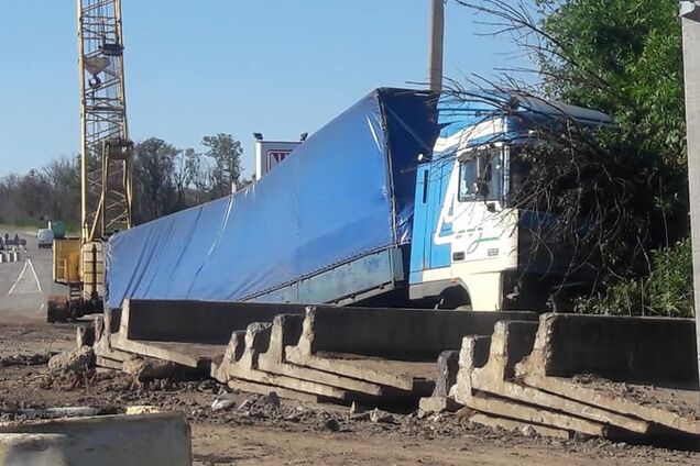 На трассе под Запорожьем произошло ДТП с фурой