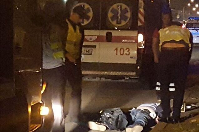 У Києві пішохід-порушник загинув під колесами Mercedes: фото і відео з місця НП