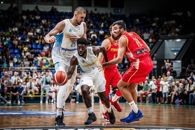 ''Михайлюк - великий архітектор перемоги'': іспанські ЗМІ - про провал своєї збірної в Києві