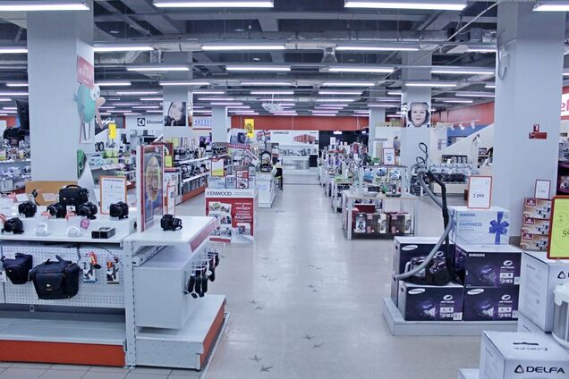 ''А пакетик дадите?'' Во Львове пристыдили популярный магазин техники