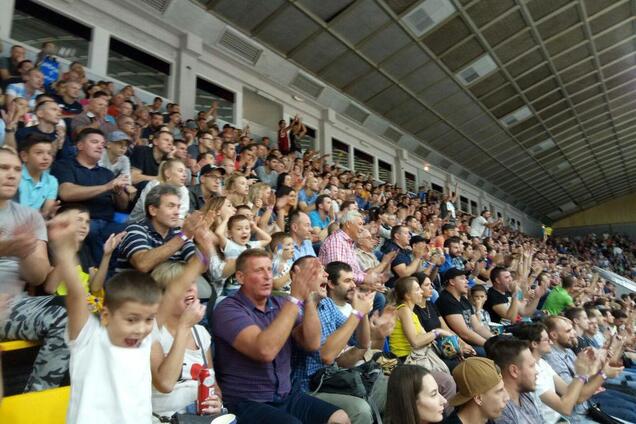 Киев устроил стоячие овации нашей сборной по баскетболу, спев гимн Украины