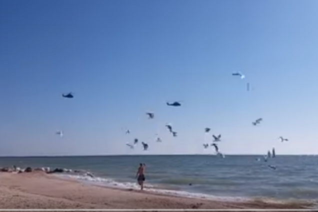 Появилось видео с военной авиацией над популярным курортом в Украине