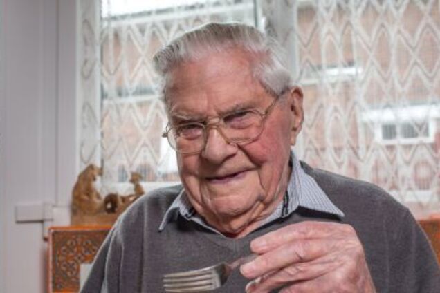 'Невероятно': 100-летний британец поделился неожиданным секретом долголетия