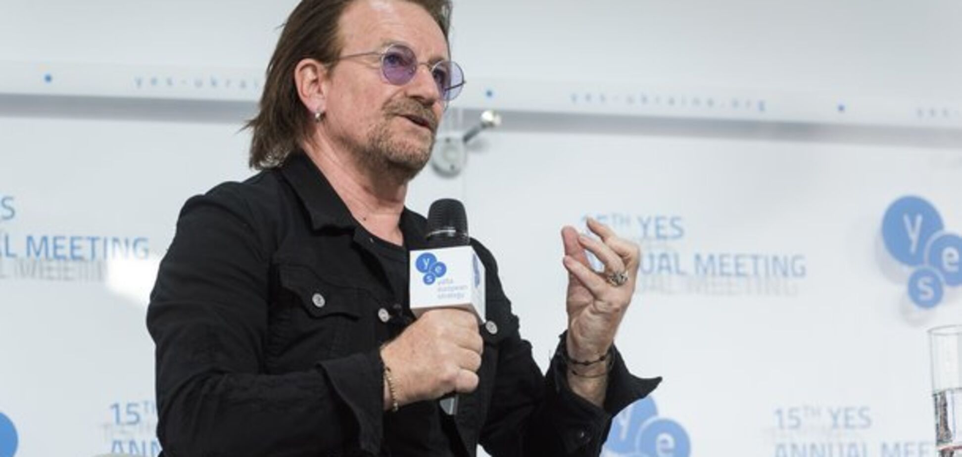 В Украину приехал легендарный лидер U2: что он говорил