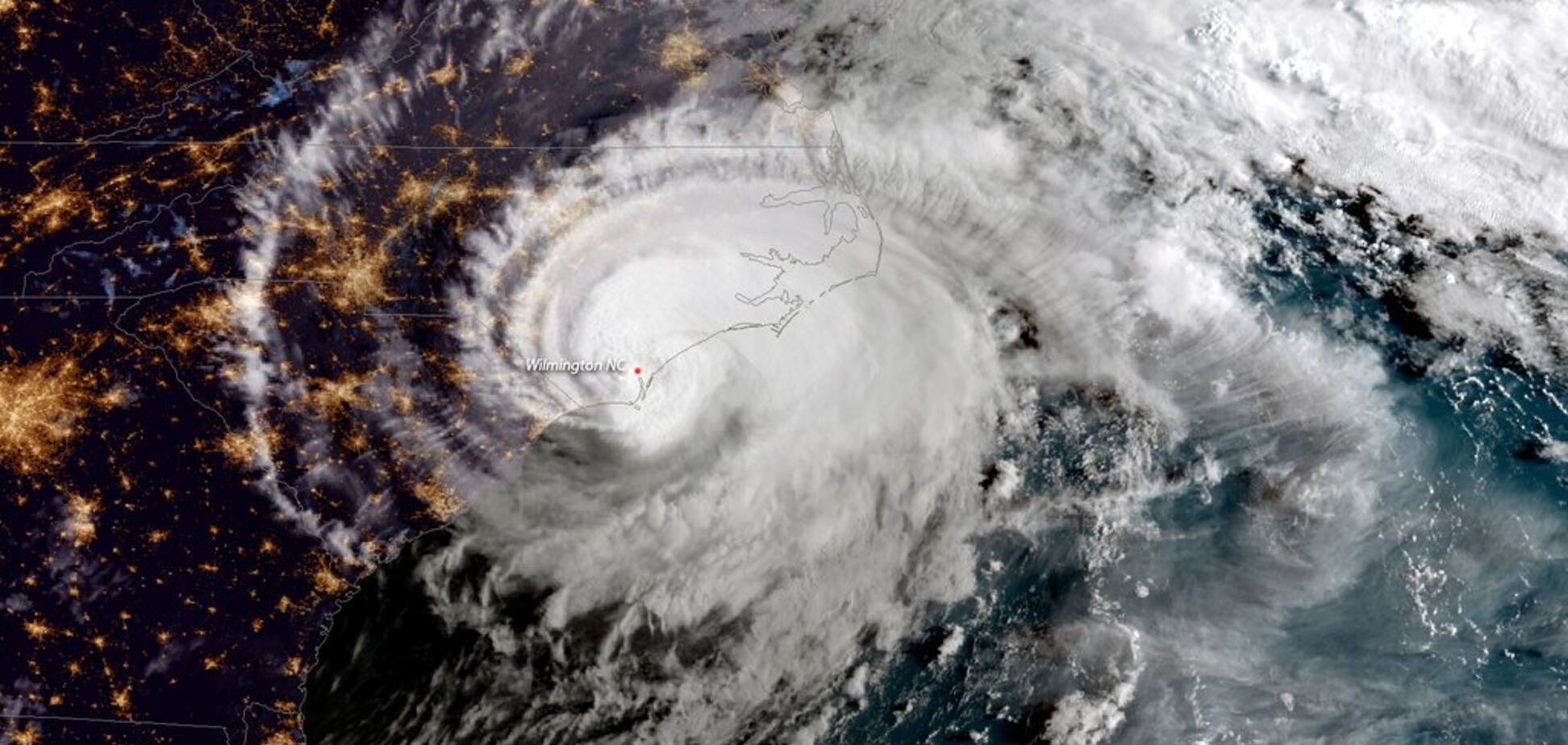 Ураган 'Флоренция' поверг США в ад: появился яркий фоторепортаж 'армагеддона' 