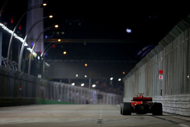 Где смотреть Гран-при Сингапура: расписание трансляций самой необычной гонки Формулы-1