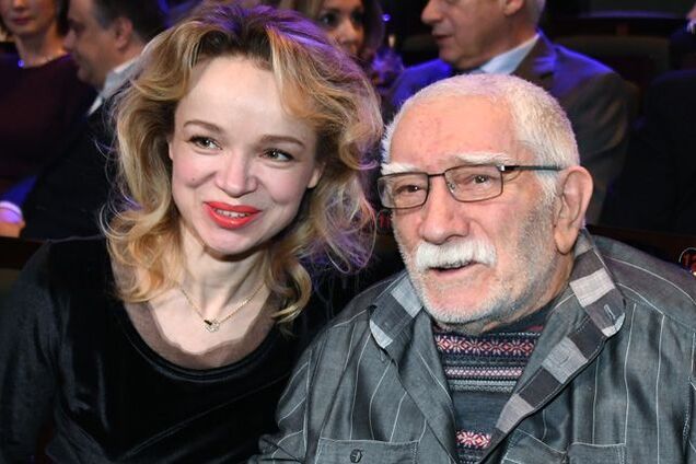 'Допоміг забутися': екс-дружина Джигарханяна засвітилася з новим обранцем