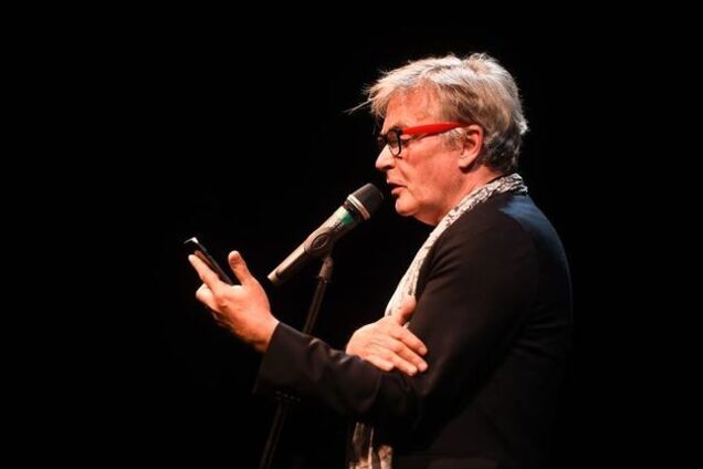 ''Присмокталися до солодкої матки'': відомий поет розгромив українських зірок в Росії