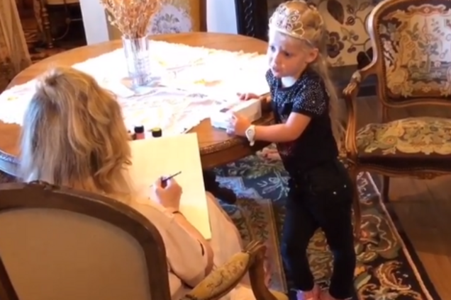 ''Мама, тебе нужны очки!'' Дочка Пугачевой поставила ее в неловкое положение