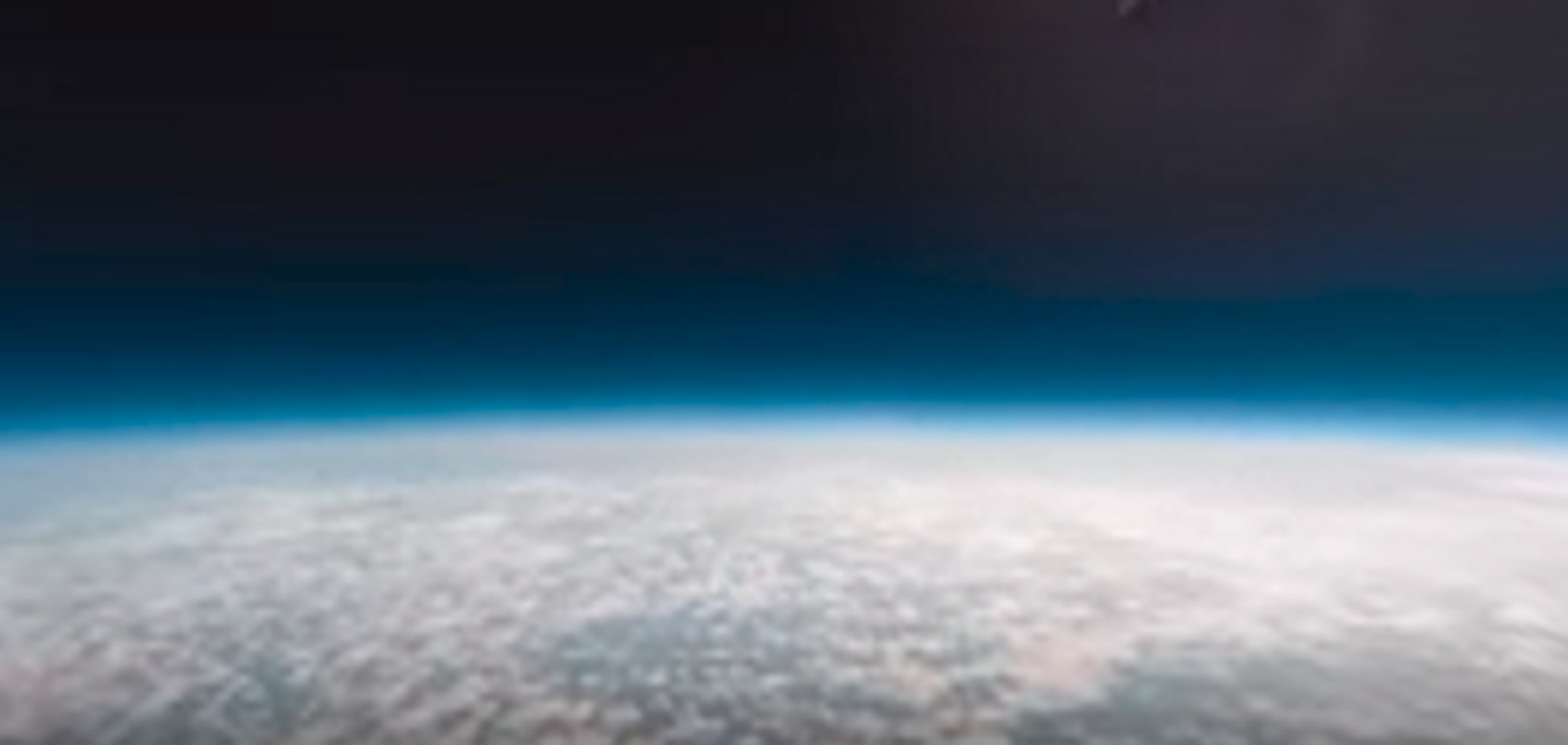 Невероятные кадры: блогеры отправили в космос камеру