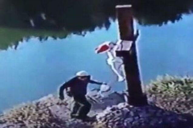 Драка и сожженый крест: в Умани случился новый скандал с хасидами