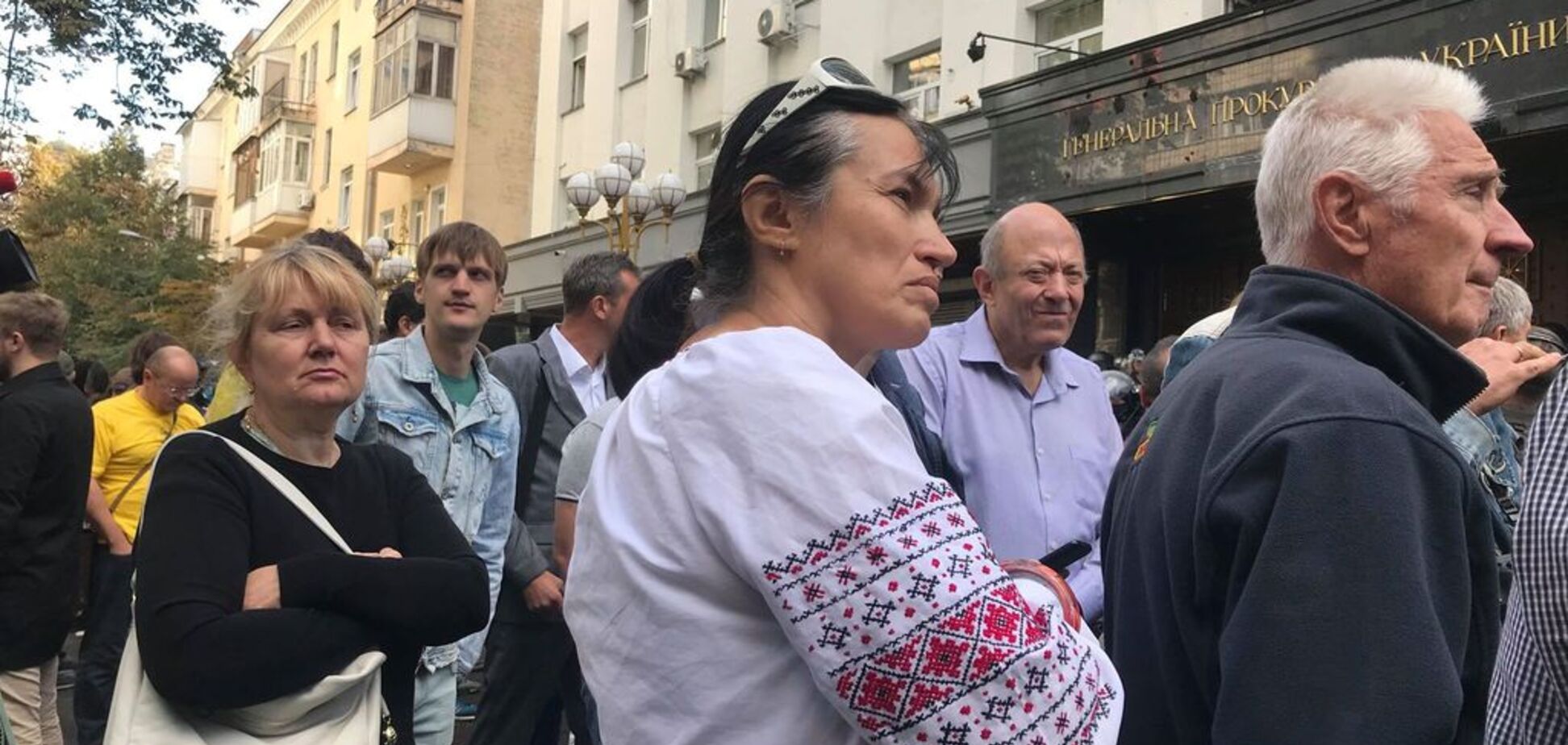 Ударили в вухо і закидали яйцями: з'явилися подробиці нападу на журналістку в Києві