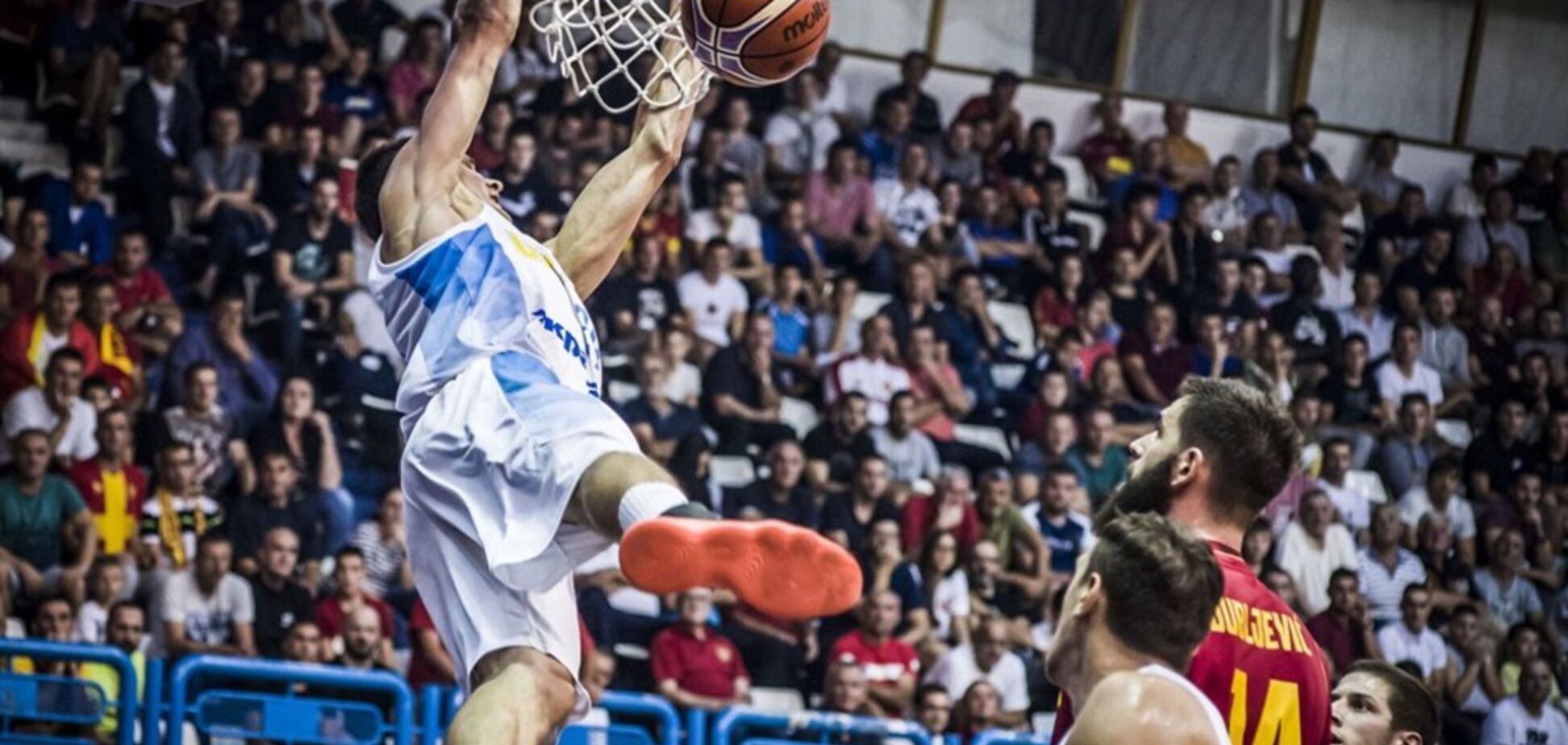 На фолах: как Украина проиграла в Черногории в отборе КМ-2019 - фоторепортаж