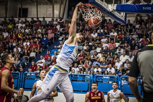 Скандальне суддівство: українці програли Чорногорії у відборі КС із баскетболу