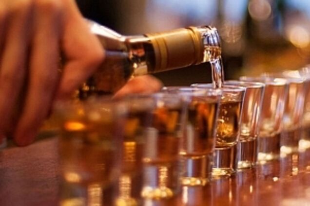 В Киеве ввели запрет на продажу алкоголя: что это значит