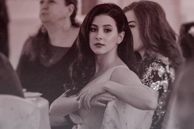 Экс-солистка ''ВИА Гры'' похвасталась новыми свадебными фото