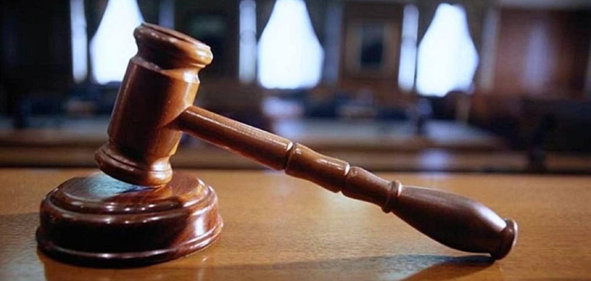 Подозреваемый в убийстве активиста Виталия Олешко бился в суде головой об стену, пытаясь сорвать заседание