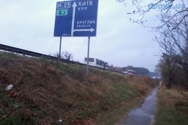 Жителі села під Києвом вийдуть мітингувати на дорогу