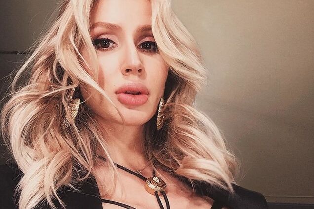 ''А тато з вами живе?'' Лобода зацікавила мережу фото із донькою