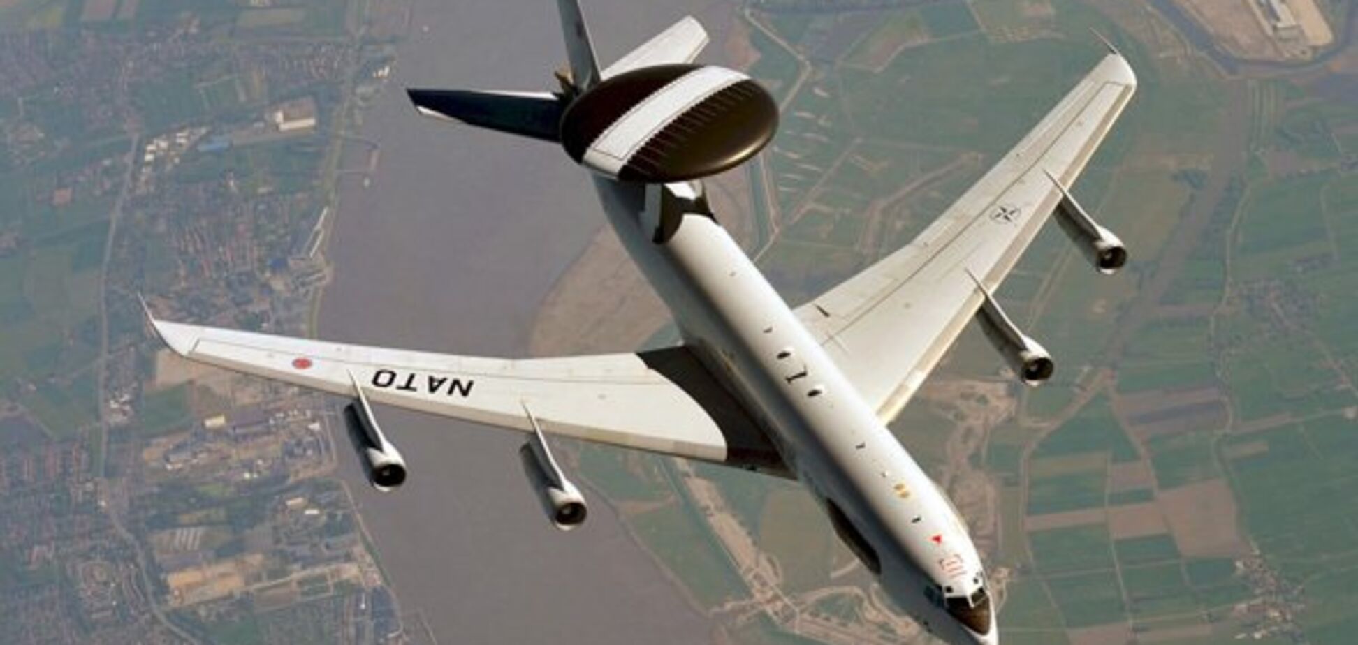  Самолет-разведчик НАТО припугнул Россию: детали опасного инцидента