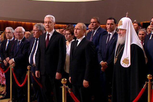 ''Кремлевский гигант'': прокол с ростом на фото Путина и Собянина вызвал насмешки в сети